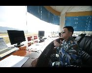 今年の3月から西南国境にある某高原飛行場では、成都空軍某航空兵師の第3世代戦闘機分隊が訓練を始めた。高原という環境での2カ月以上にわたる実践や模索を経て、部隊の作戦能力は非常に向上している。  ｢中国網日本語版(チャイナネット)｣　2010年6月2日